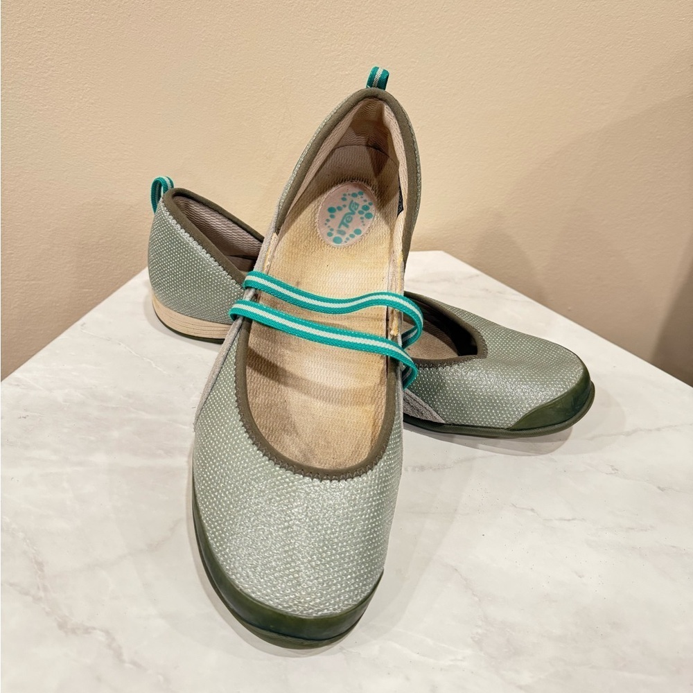 🔥 Teva Women’s Comfy Green Shoes Sz 10 EUC🔥
